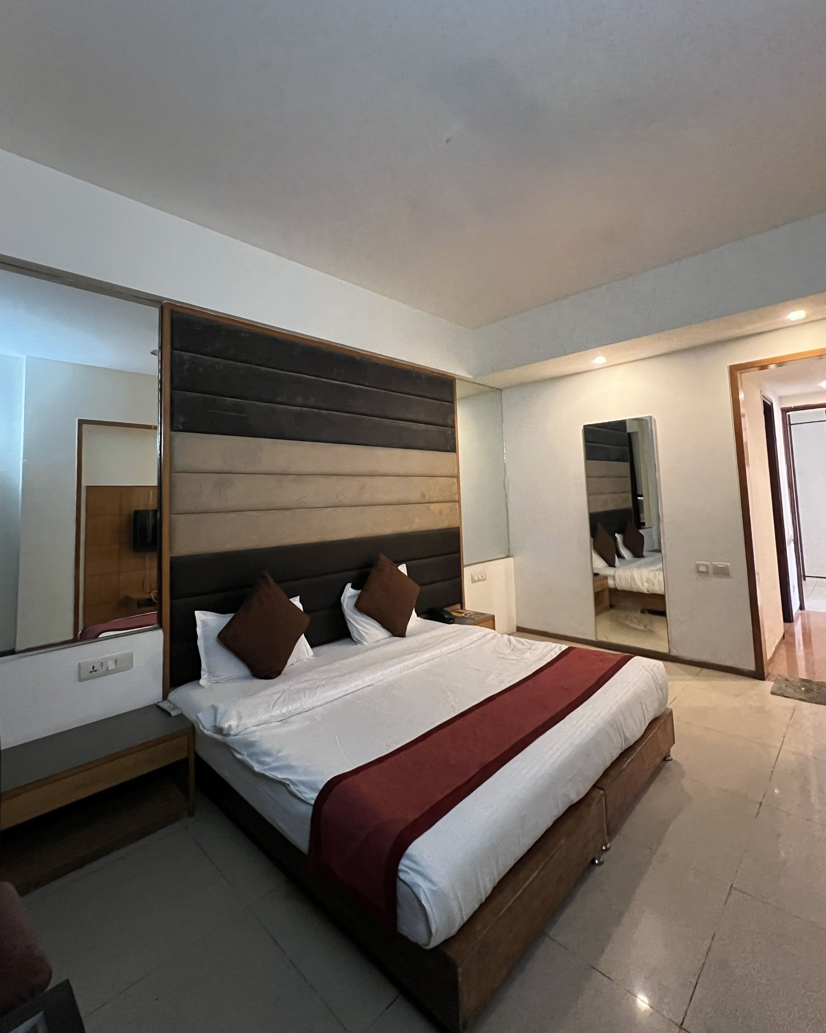 Deluxe Room bathroom